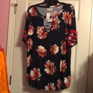 Maurices plus Flower top